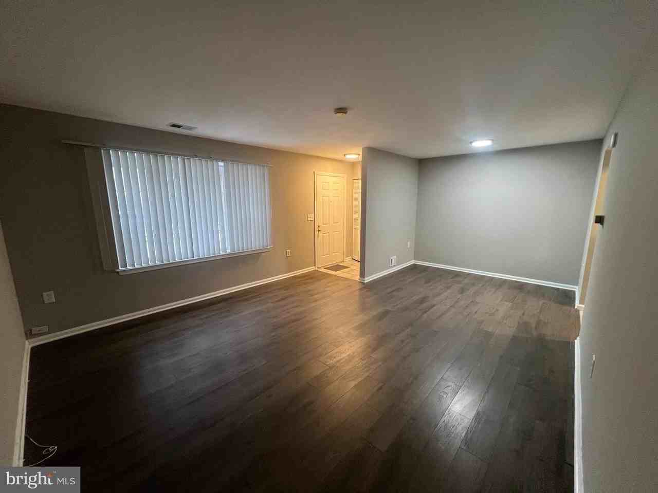 9035 N Laurel Rd - Photo 4 of 19