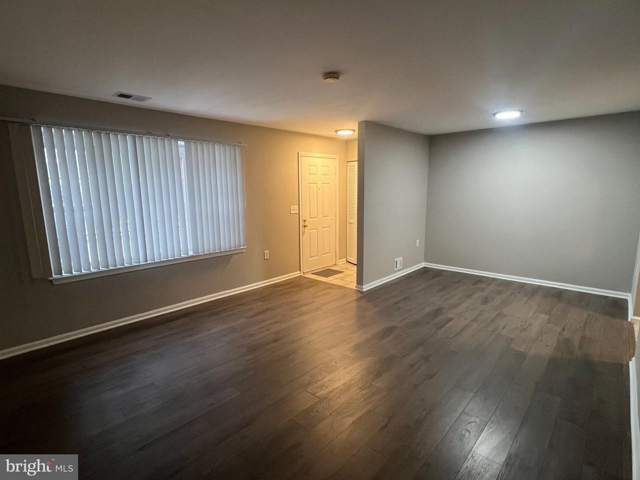 9035 N Laurel Rd - Photo 5 of 19