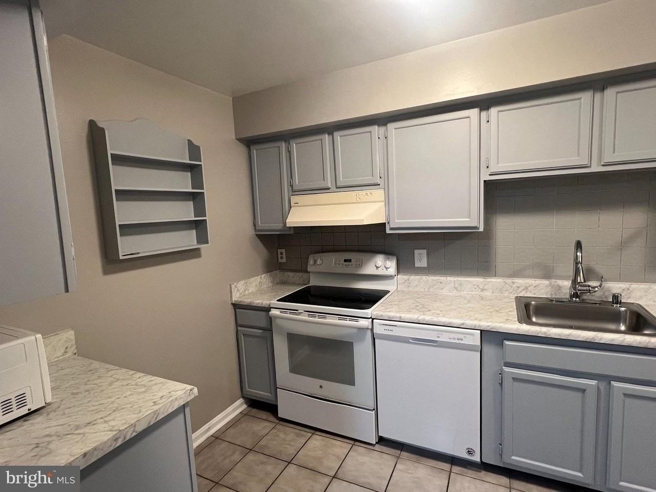 9035 N Laurel Rd - Photo 7 of 19