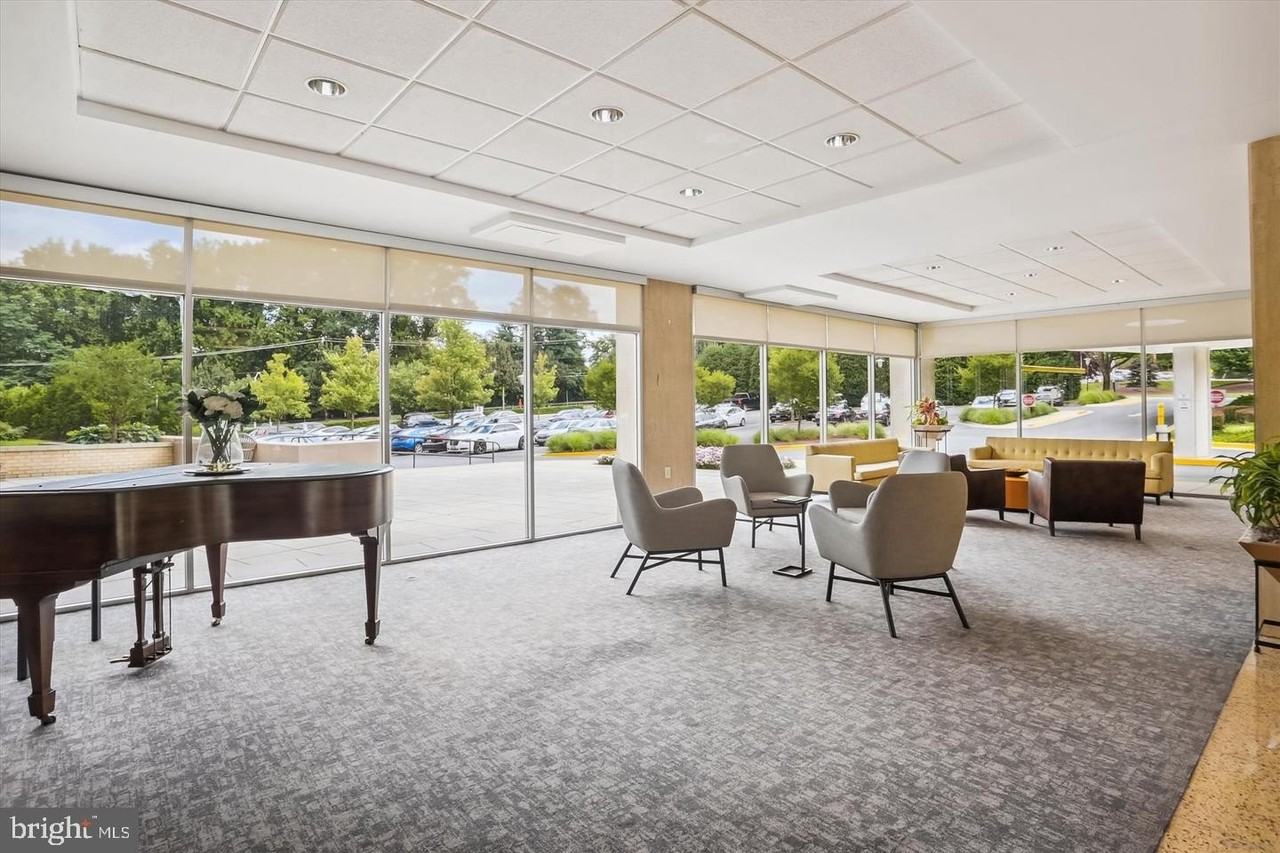 10500 Rockville Pike - Photo 3 of 38