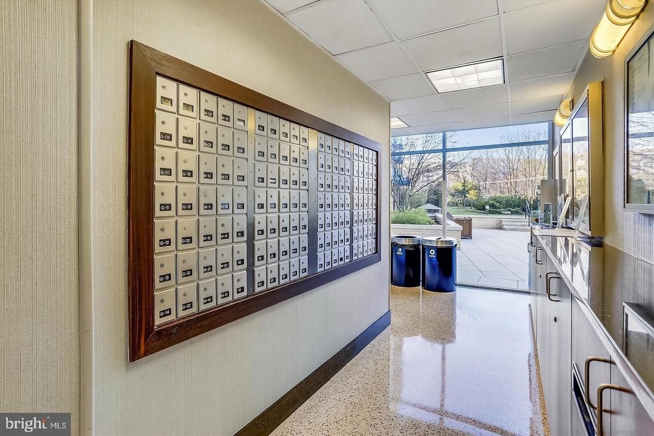 10500 Rockville Pike - Photo 4 of 38