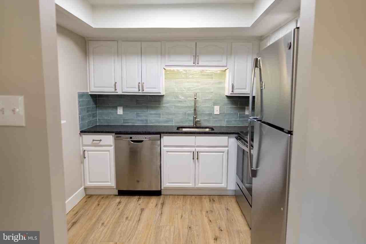 1108 Yardley Cmns - Photo 6 of 17