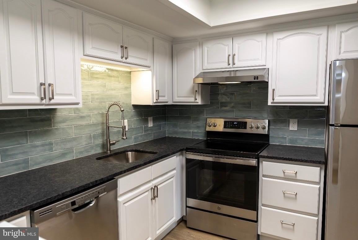 1108 Yardley Cmns - Photo 7 of 17