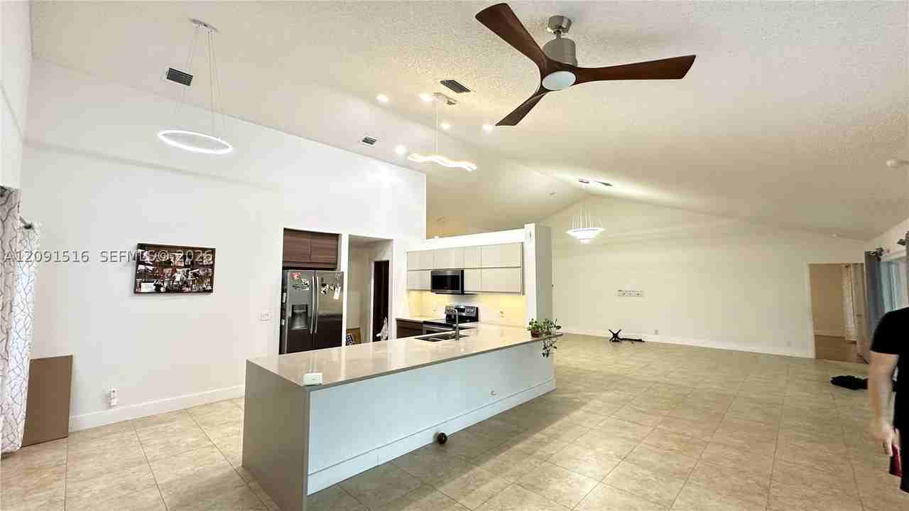 1035 Nw 164th Ave #0 - Photo 5 of 19