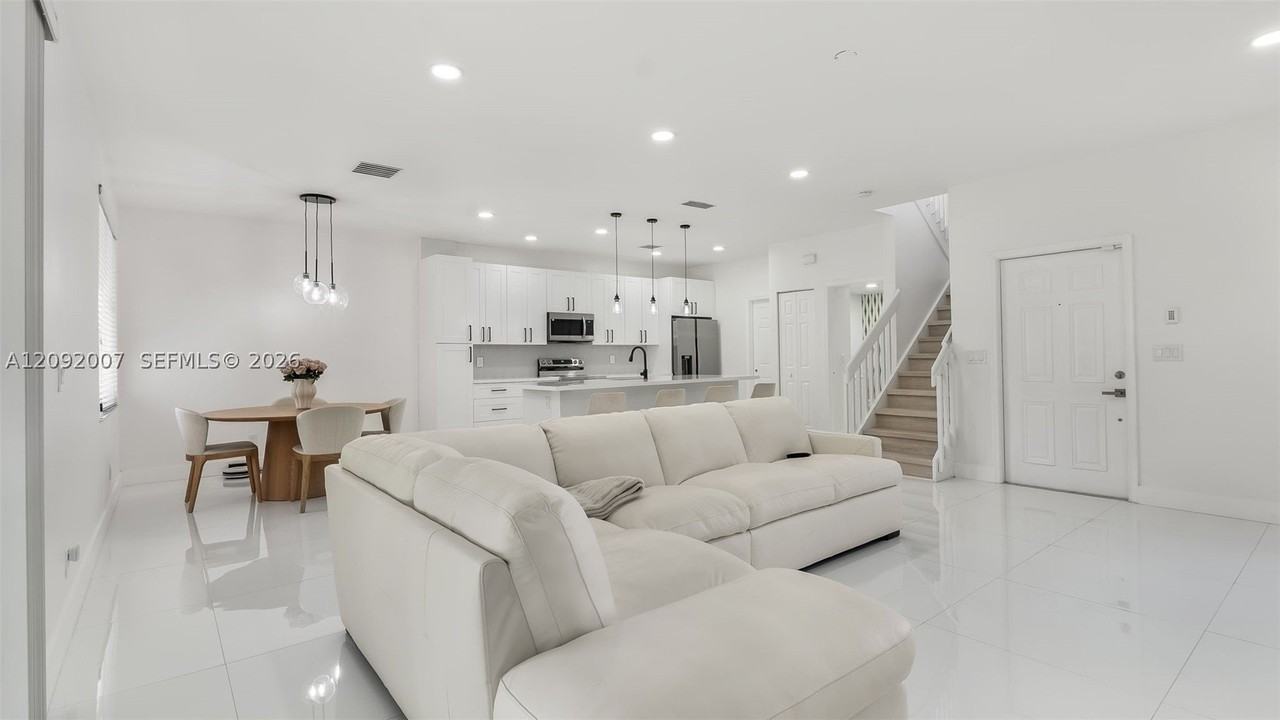 17775 Sw 23rd St - Photo 4 of 50