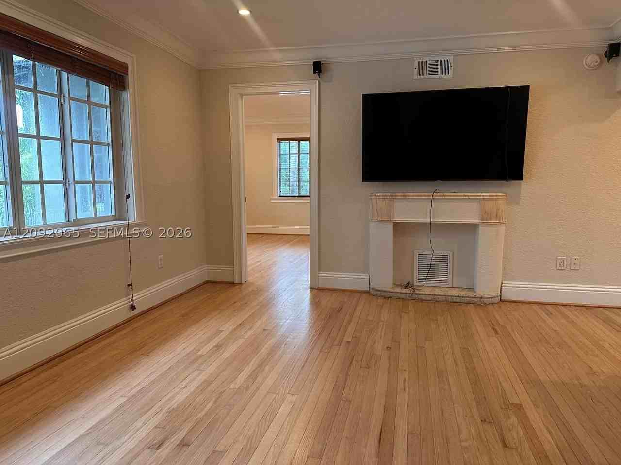 1551 West Ave #3 - Photo 3 of 8