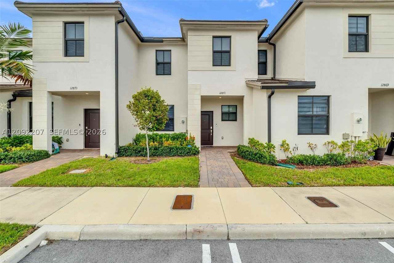 12871 Sw 233rd Ter #12871 - Photo 2 of 40