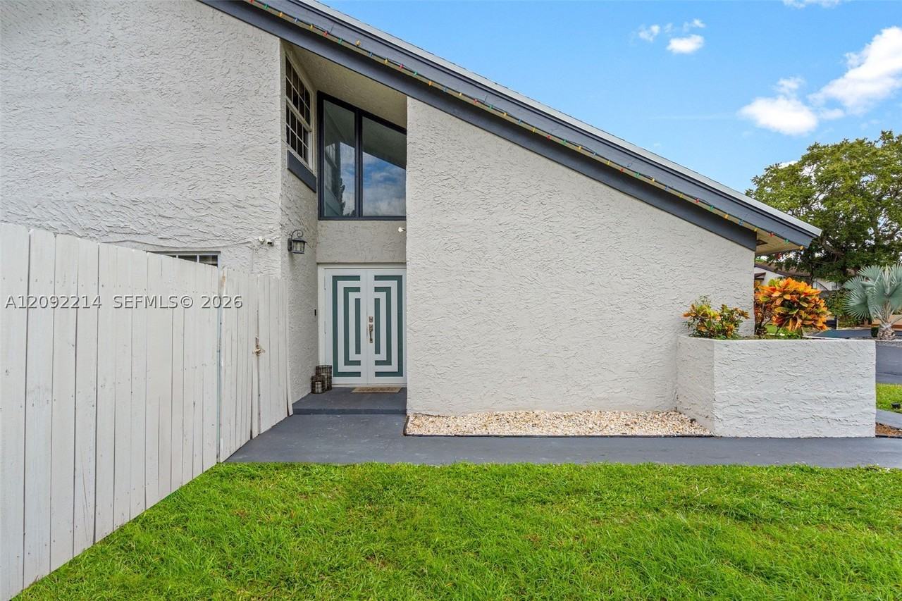 8351 Sw 39th Ct - Photo 5 of 50