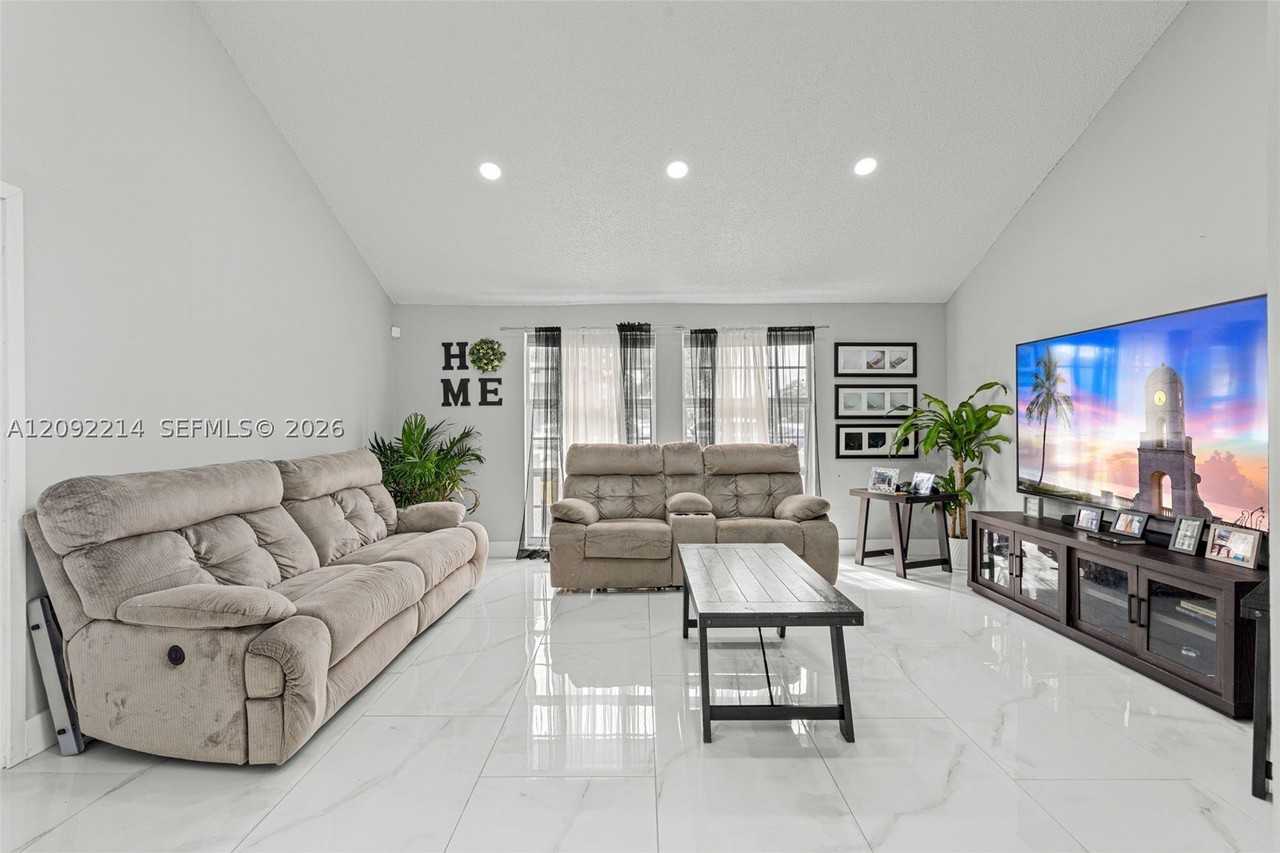 8351 Sw 39th Ct - Photo 7 of 50