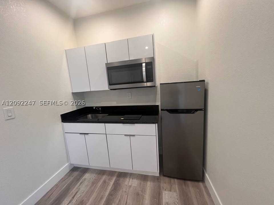 1031 Ne 17th Ter #0 - Photo 2 of 23