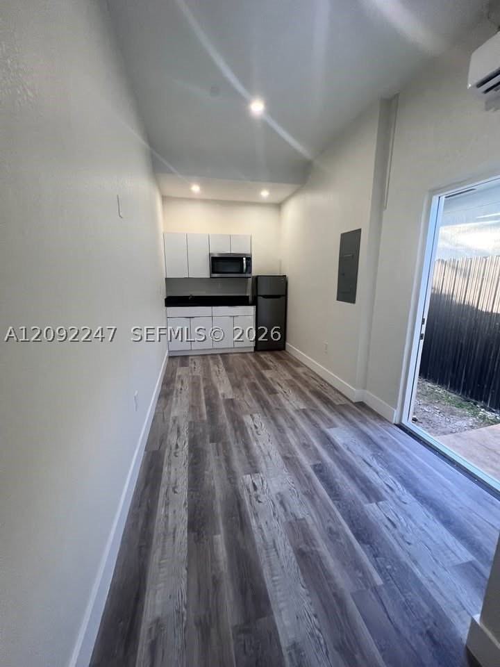 1031 Ne 17th Ter #0 - Photo 5 of 23