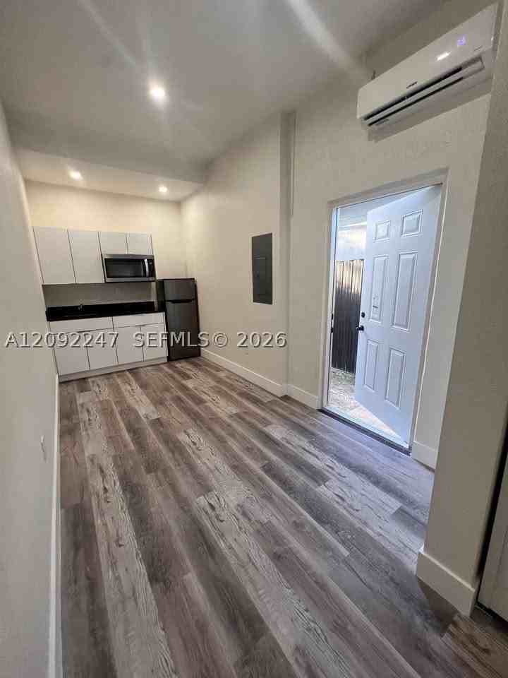 1031 Ne 17th Ter #0 - Photo 6 of 23