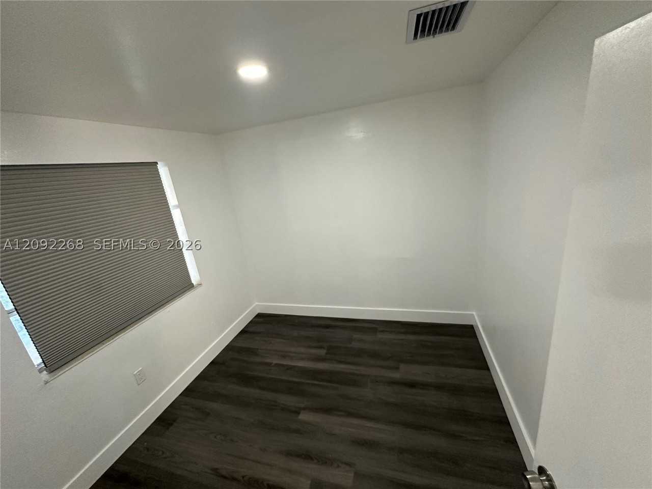 821 Nw 20th Ave #821 - Photo 5 of 12