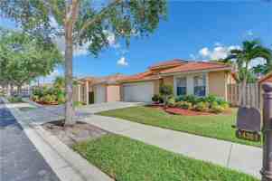 featured image of 14361 N Royal Cove Cir #14361