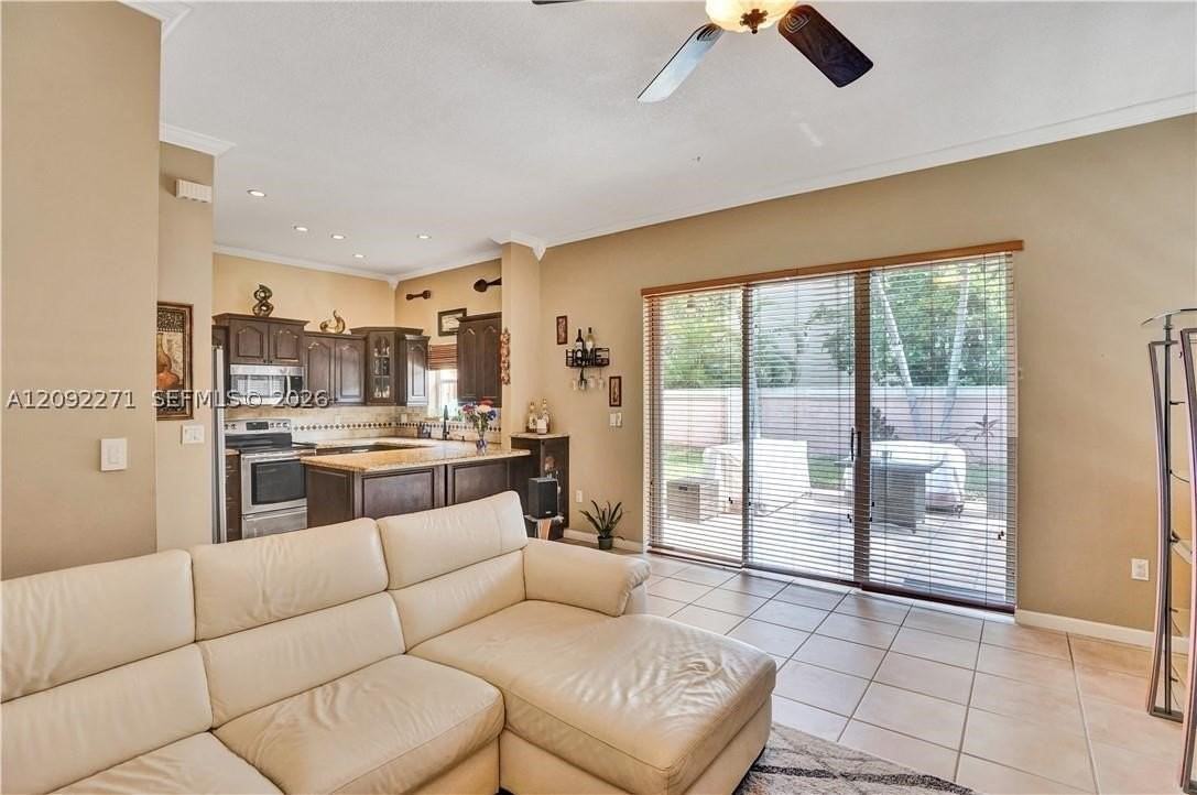 14361 N Royal Cove Cir #14361 - Photo 2 of 13