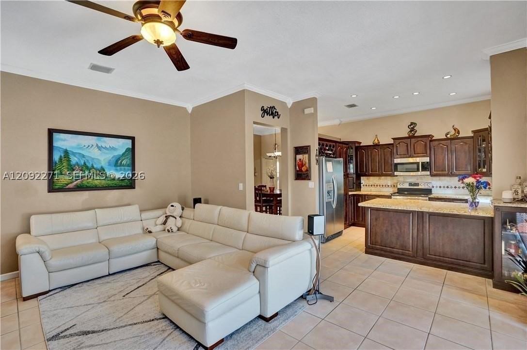 14361 N Royal Cove Cir #14361 - Photo 3 of 13