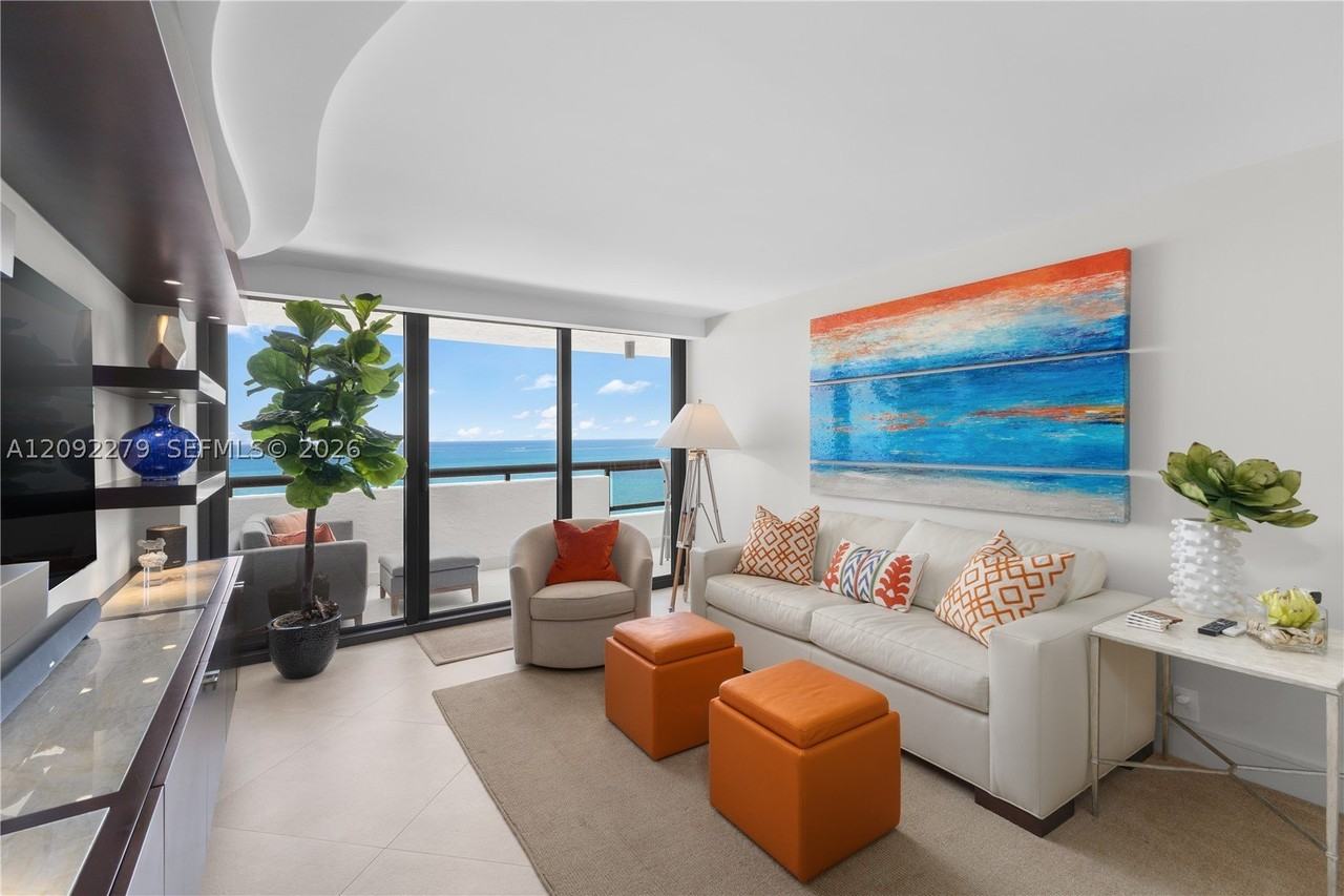 2555 Collins Ave #2205 - Photo 7 of 35