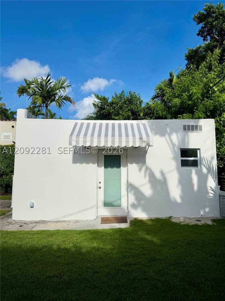 1125 Almeria Ave - Photo 6 of 16