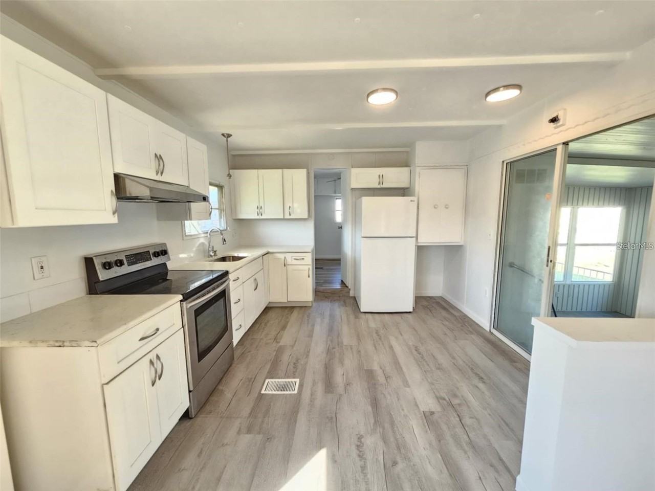 321 3rd Street Dr W - Photo 4 of 17