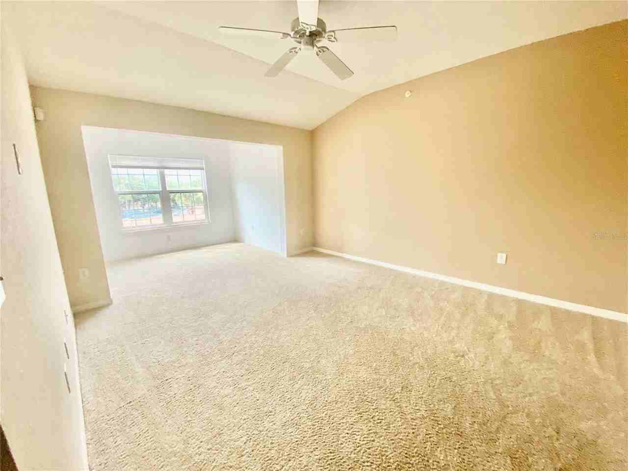 5479 Vineland Rd #9304 - Photo 4 of 8
