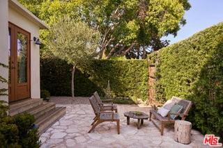 655 Angelus Pl - Photo 2 of 8