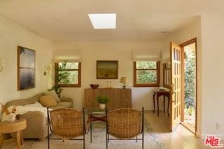 655 Angelus Pl - Photo 4 of 8