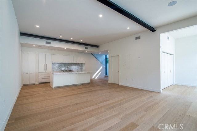 812 Huntley Dr #104 - Photo 3 of 7