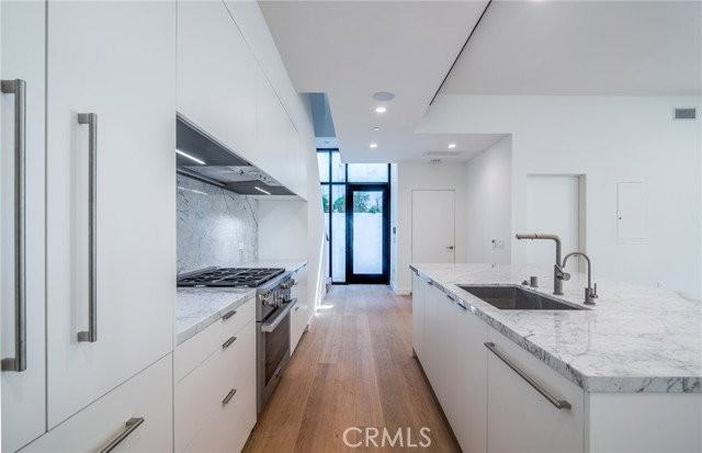 812 Huntley Dr #104 - Photo 4 of 7
