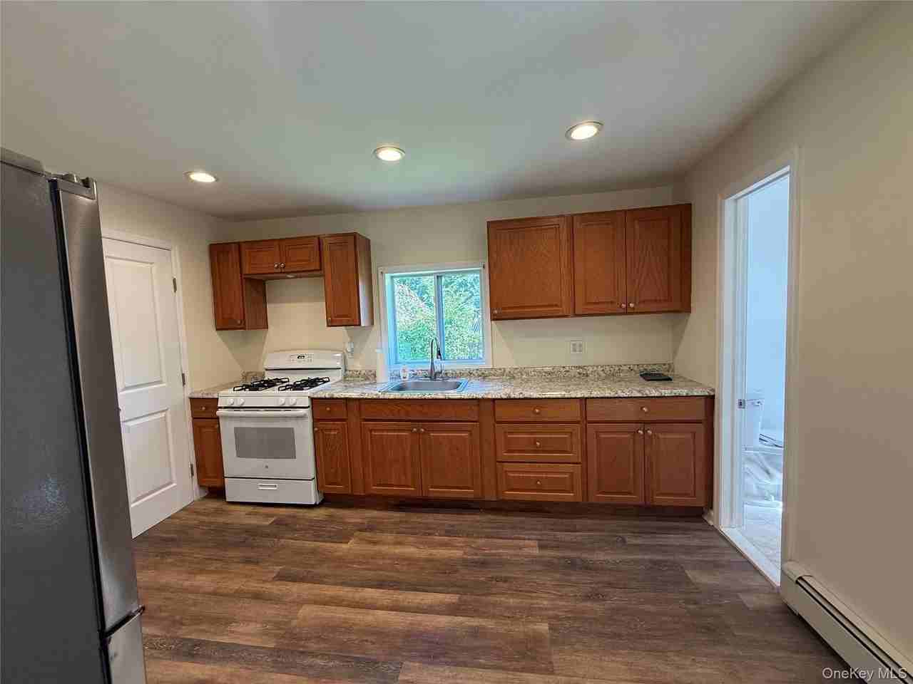 7 Park Ave - Photo 2 of 13