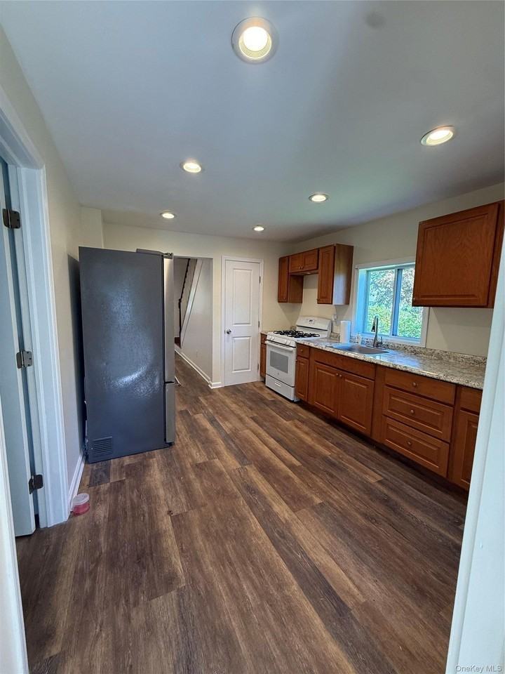 7 Park Ave - Photo 7 of 13