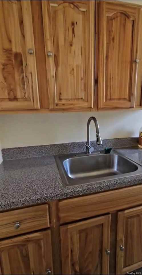 7411 88th Rd #1stFL - Photo 3 of 3