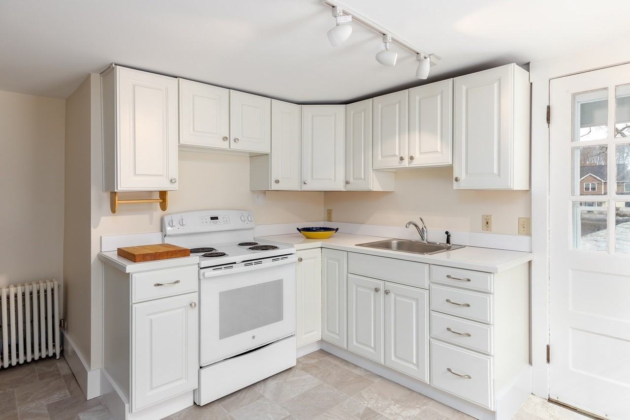 27 Bulkeley Rd #LEFT - Photo 5 of 13