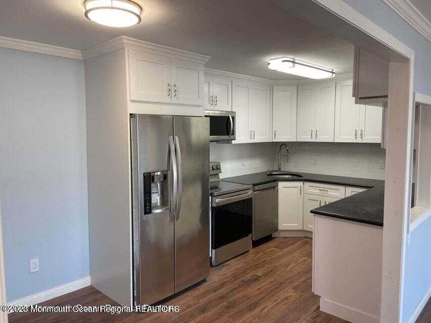 330 Shore Drive #E30 - Photo 2 of 7