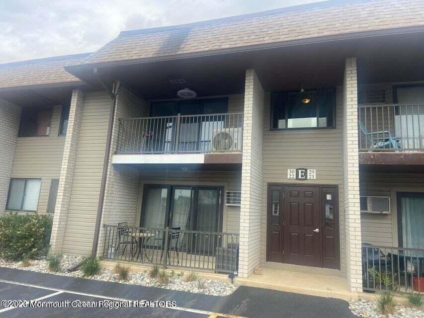 330 Shore Drive #E30 - Photo 6 of 7