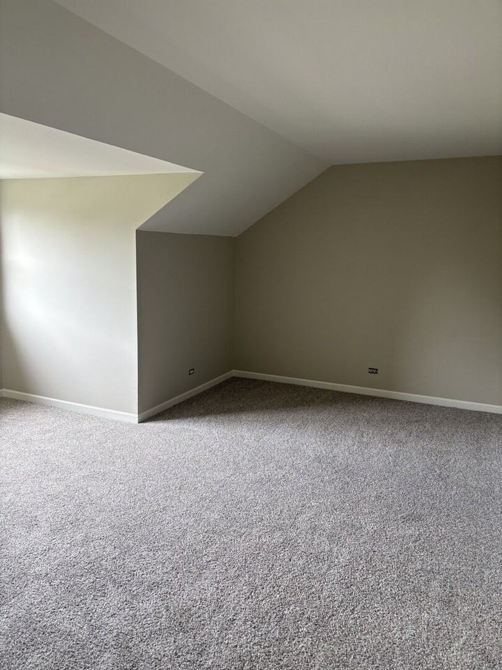 2284 Salisbury Dr - Photo 6 of 13