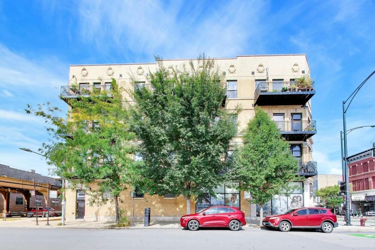 1400 N Milwaukee Ave #305 - Photo 2 of 31