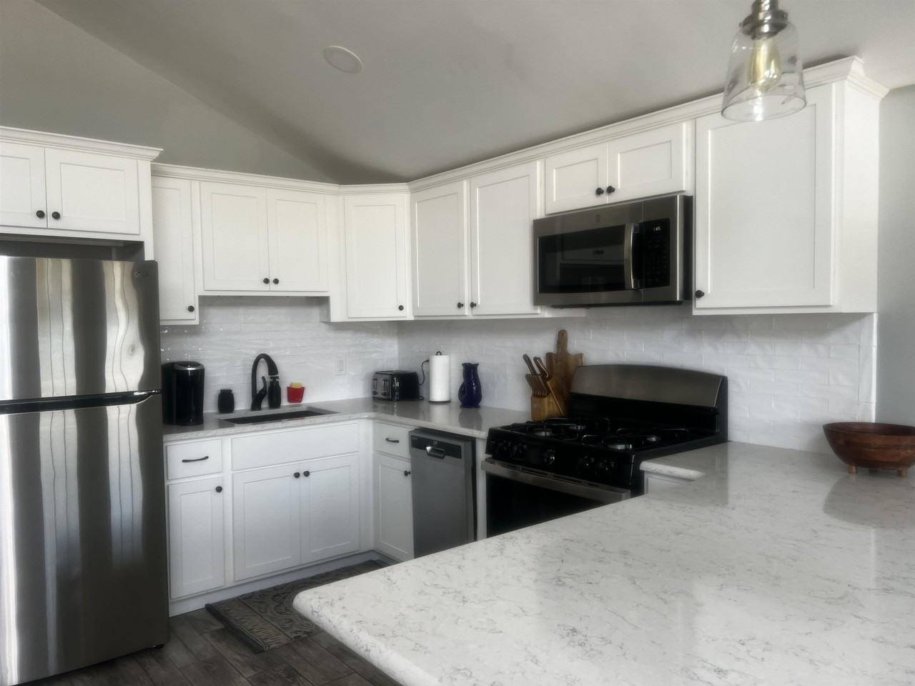 294A Portsmouth Ave - Photo 2 of 16
