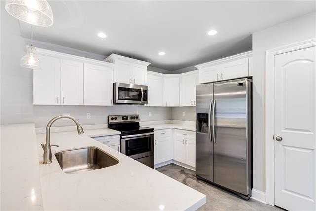 1529 Penrose St - Photo 6 of 14