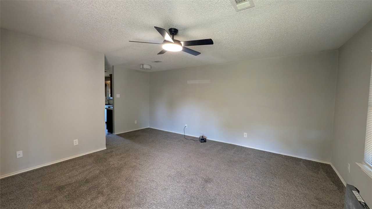 3409 Jewel St - Photo 3 of 17