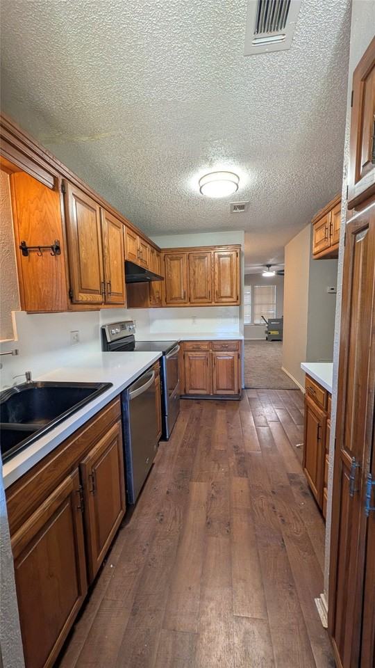 3409 Jewel St - Photo 5 of 17