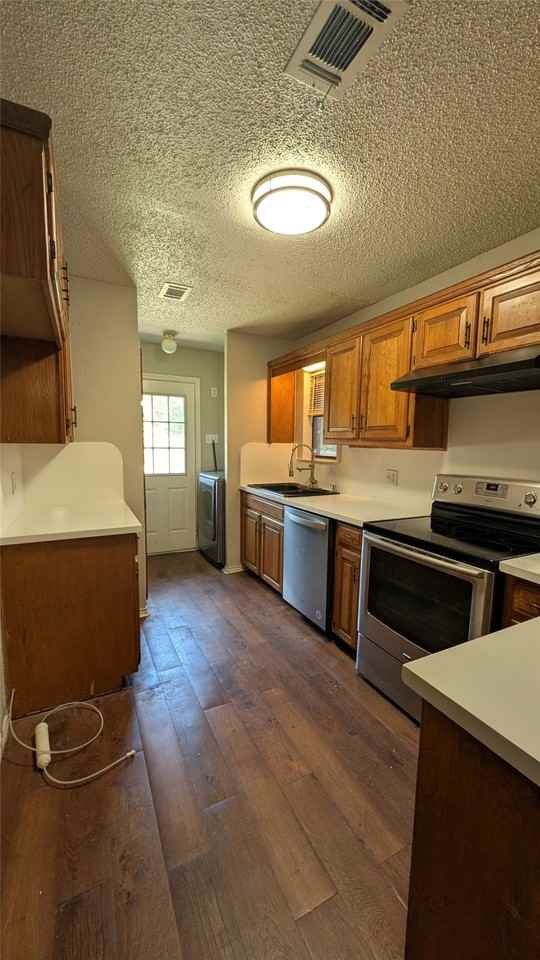 3409 Jewel St - Photo 7 of 17