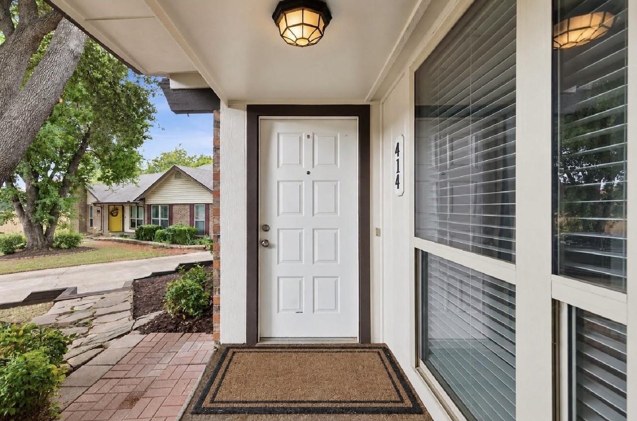 414 Bluegrass Ln - Photo 2 of 21