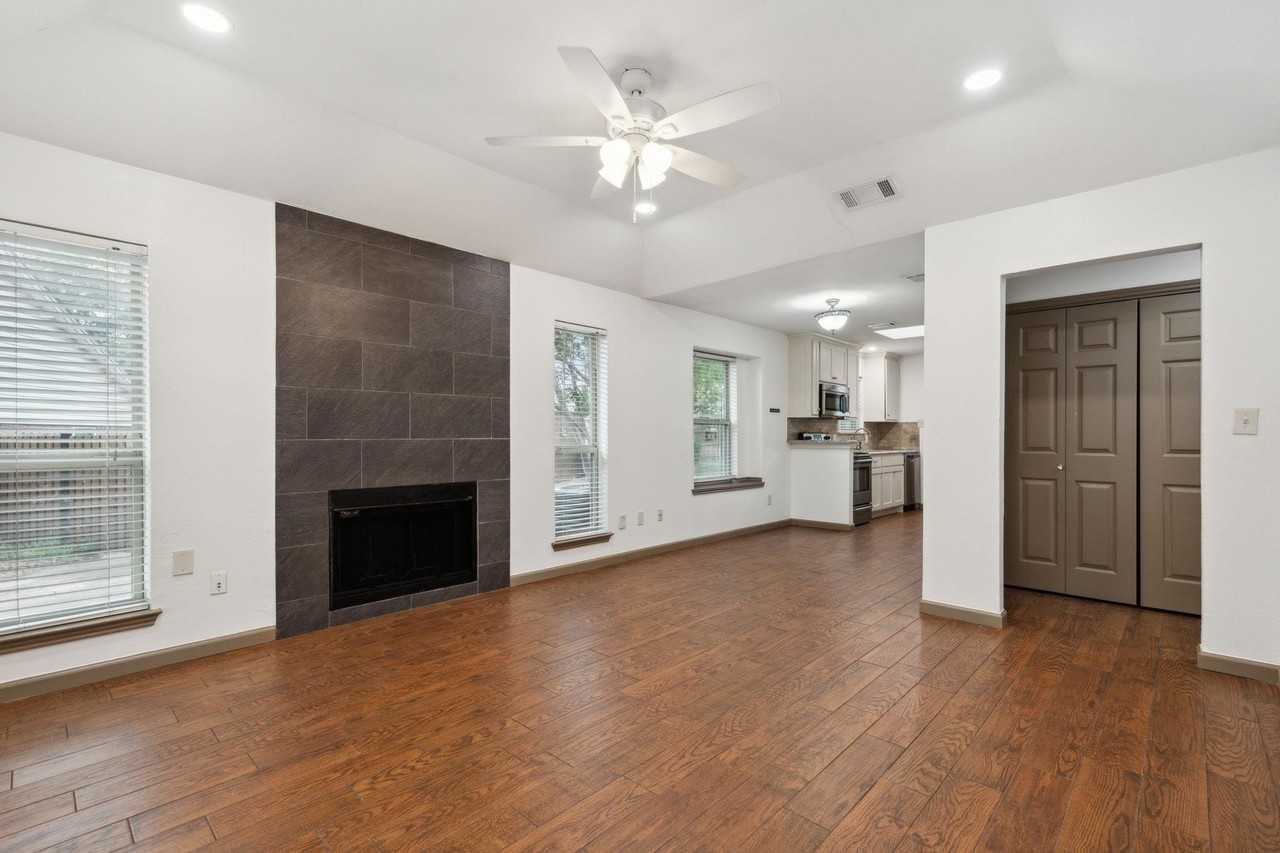 414 Bluegrass Ln - Photo 4 of 21