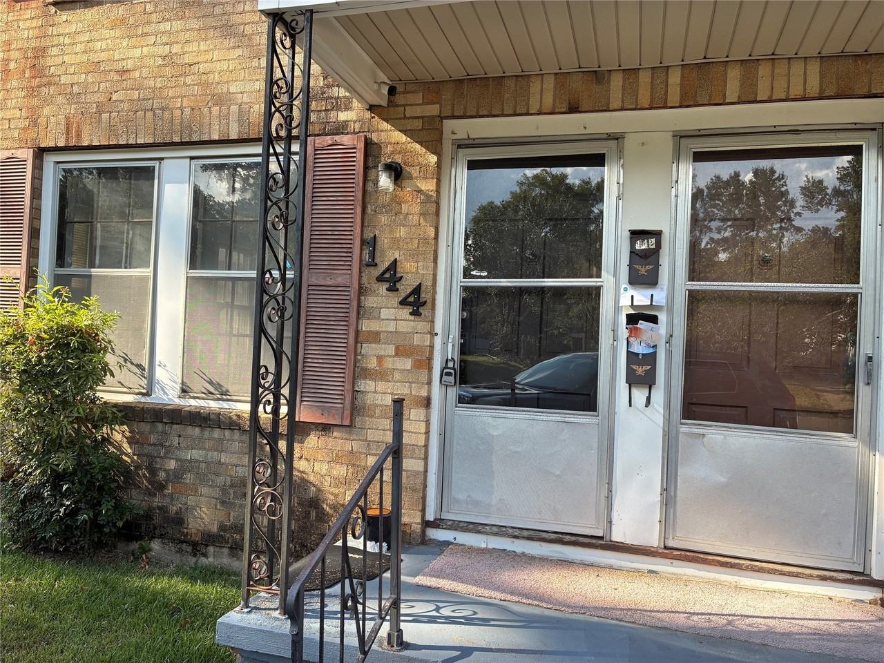 144 Merrick St - Photo 2 of 13