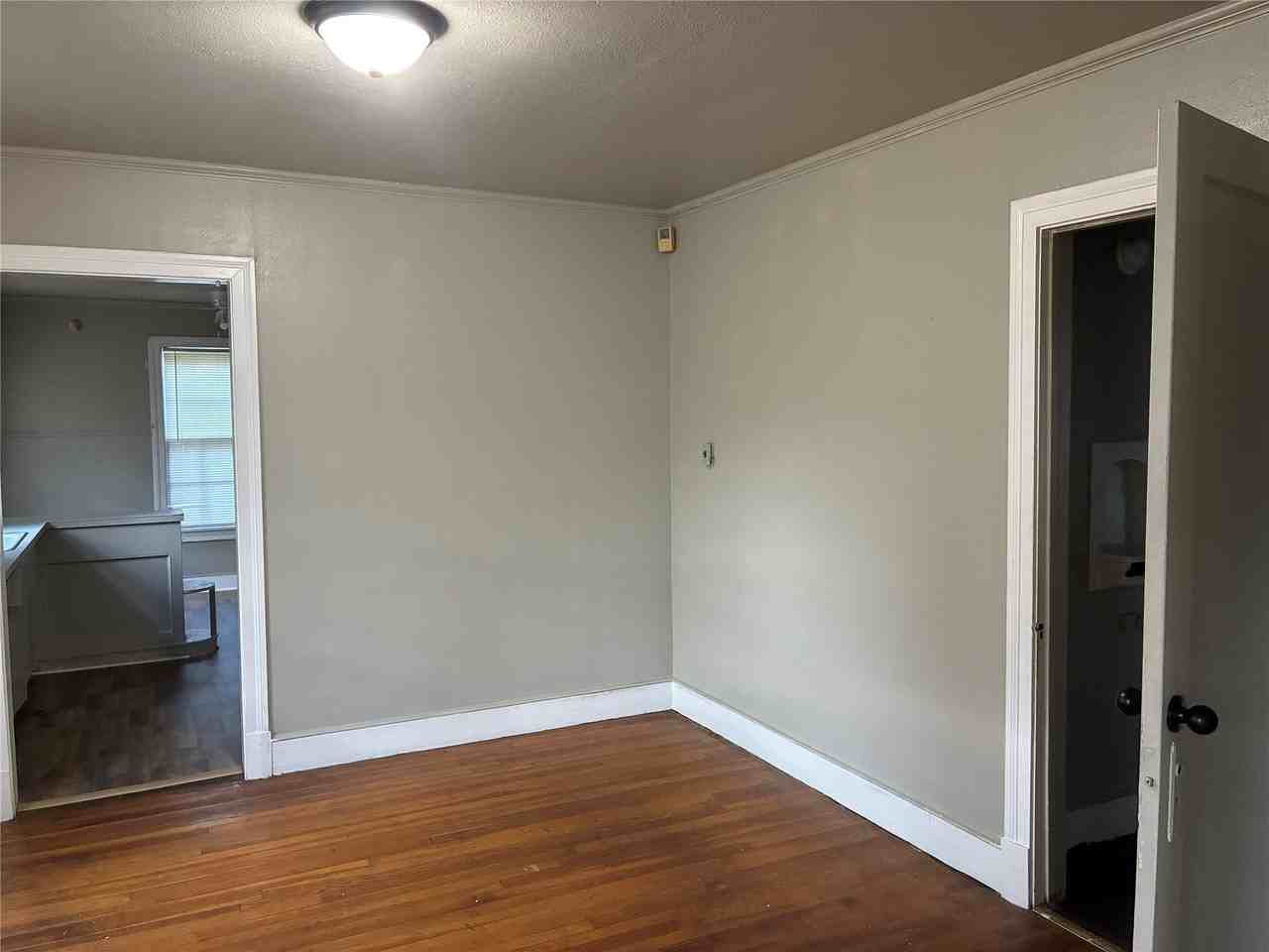 144 Merrick St - Photo 5 of 13
