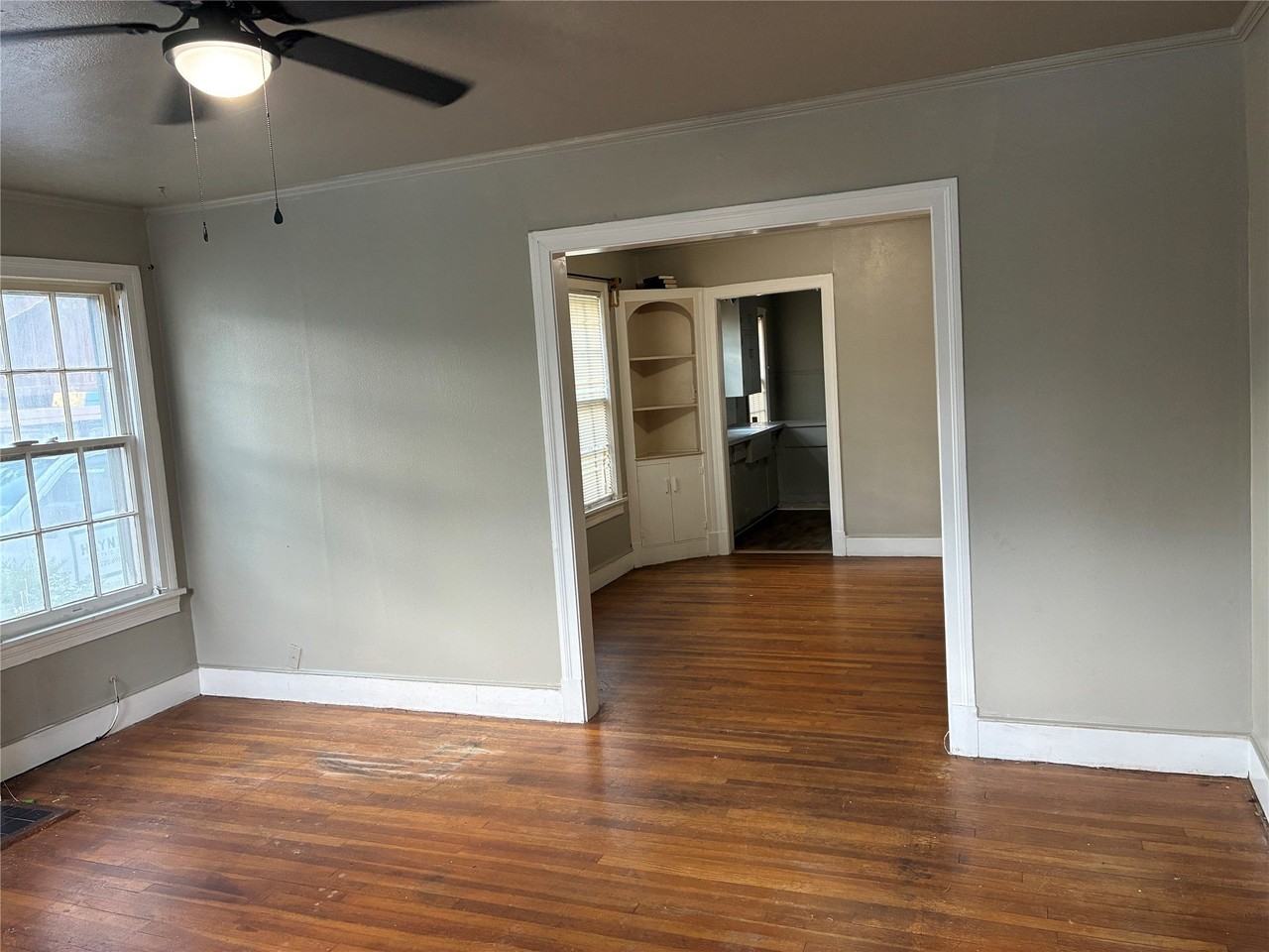 144 Merrick St - Photo 4 of 13