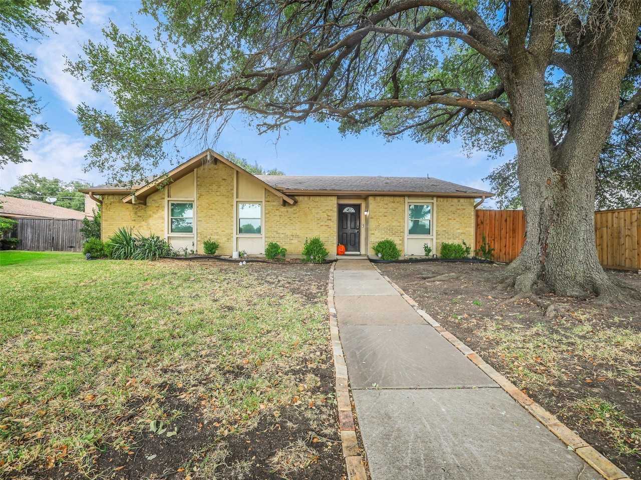 1503 Field Cove Dr - Photo 2 of 25