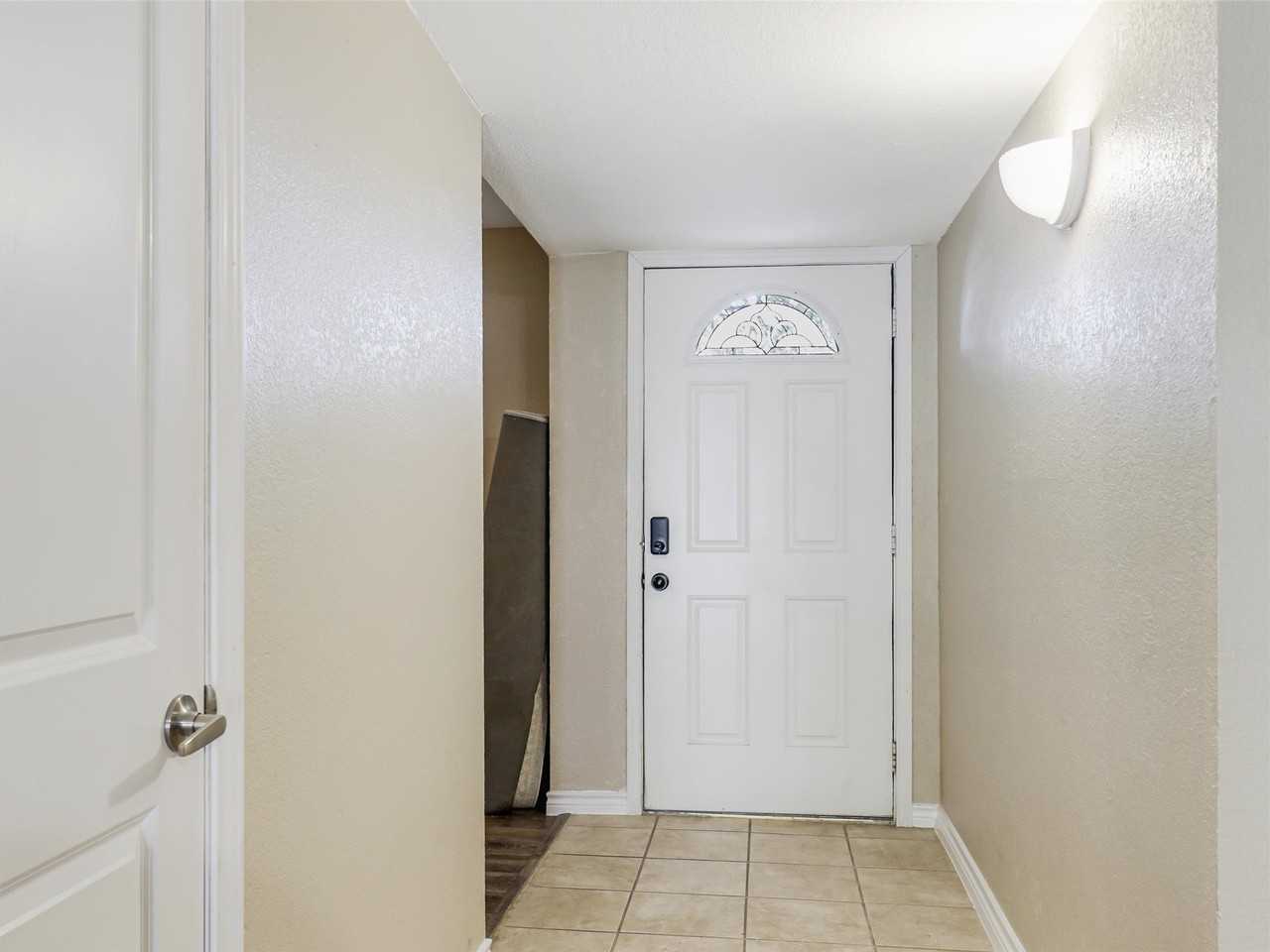 1503 Field Cove Dr - Photo 4 of 25