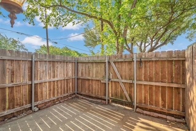 200 Samuel Blvd #1 - Photo 3 of 29