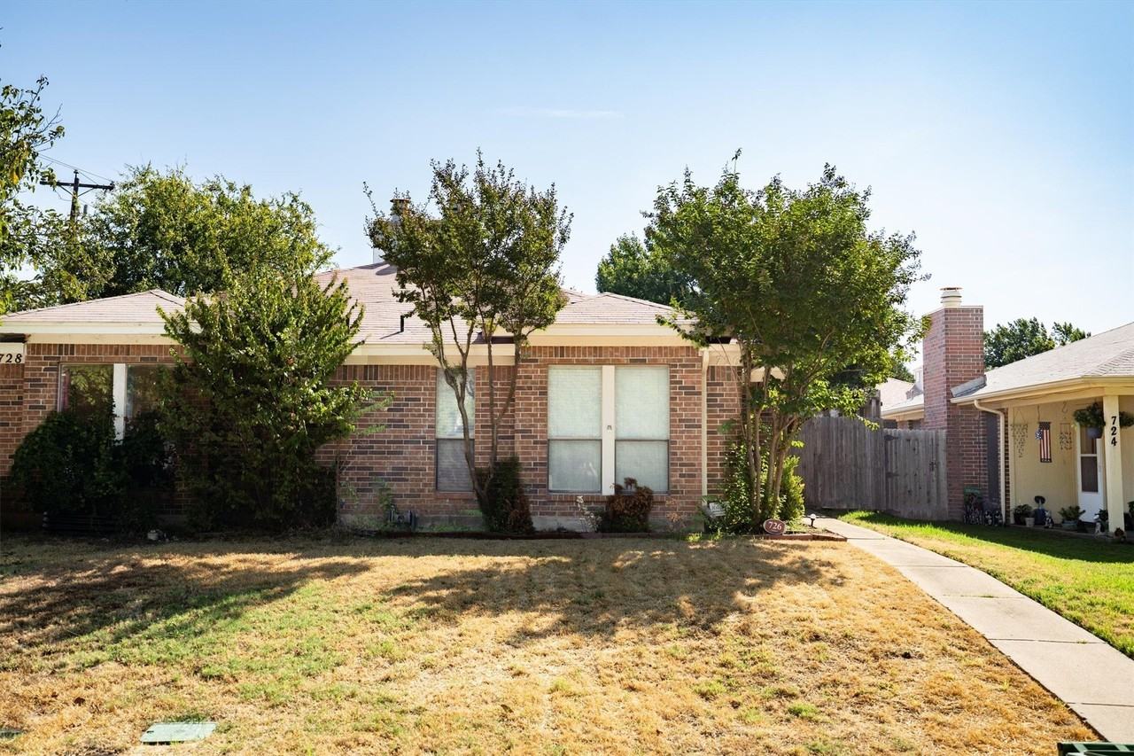 726 Michol St - Photo 2 of 27